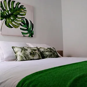 https://playa-roca-bungalows-costa-teguise.in-canary-islands.com