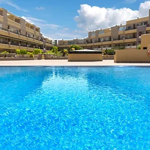 https://la-perla-beach-apt-with-pool.tenerifehoteles.net